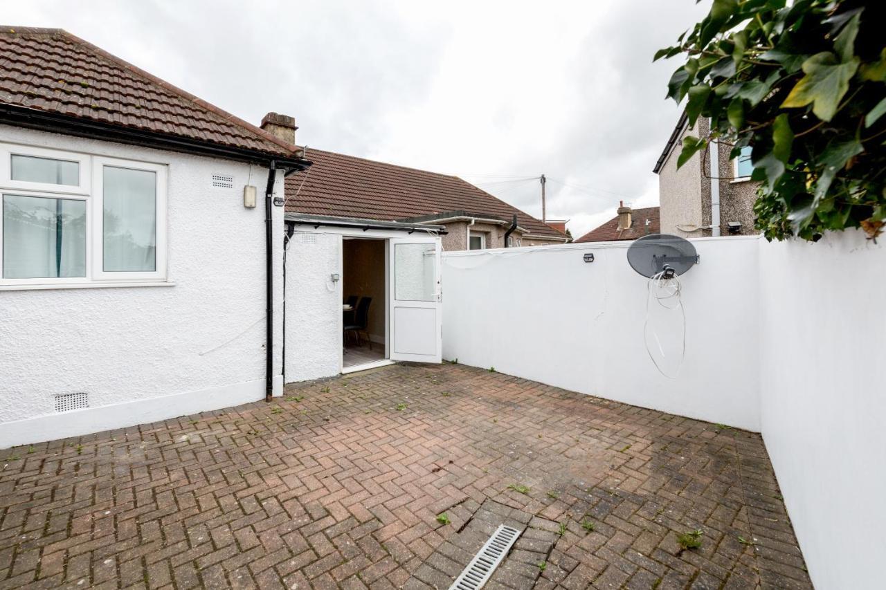 Dartford, Kent - Modern 2Bd 2Bath En-Suite Bungalow M25 Bluewater Dış mekan fotoğraf