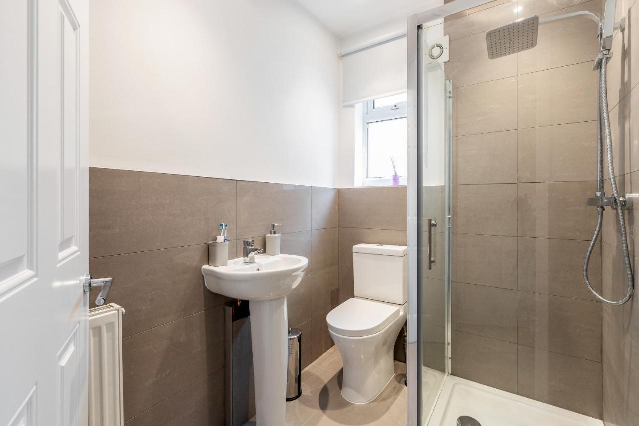 Dartford, Kent - Modern 2Bd 2Bath En-Suite Bungalow M25 Bluewater Dış mekan fotoğraf