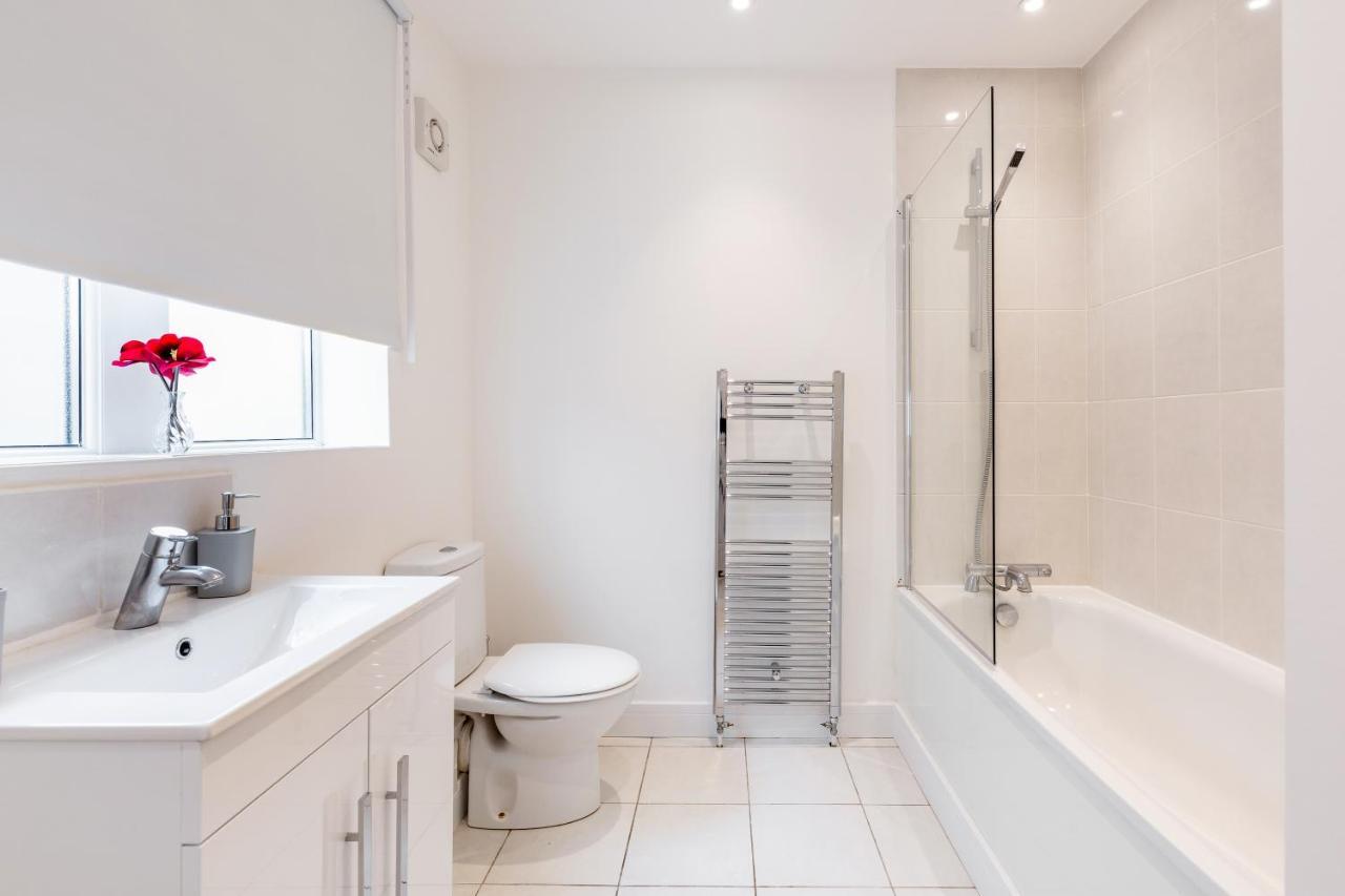 Dartford, Kent - Modern 2Bd 2Bath En-Suite Bungalow M25 Bluewater Dış mekan fotoğraf